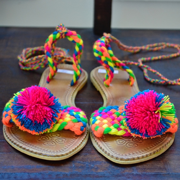 Handmade Wayuu Sandals - Picture 1 of 2